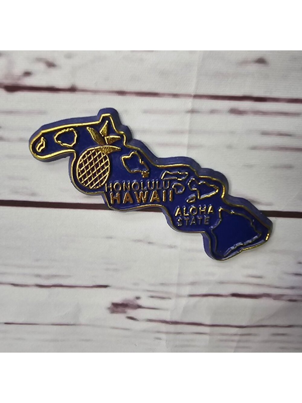 Honolulu Hawaii Aloha State Map-Shaped Souvenir Magnet With Pineapple Design - B